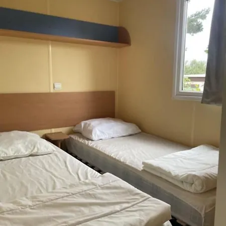 Mobilhome Dans Avec Piscine Couverte Camping