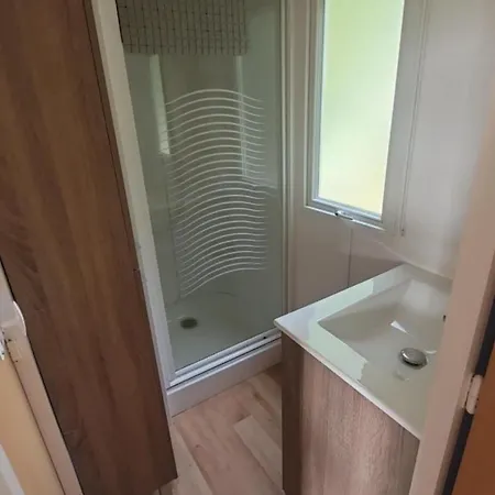 Camping Mobilhome Dans Avec Piscine Couverte Jullouville-les-Pins